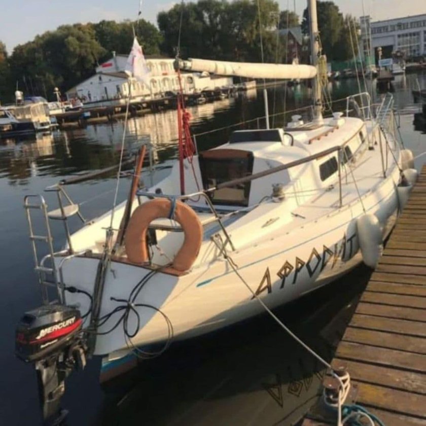 Парусная яхта рикошет 930