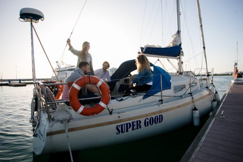 Катамаран Артмарин