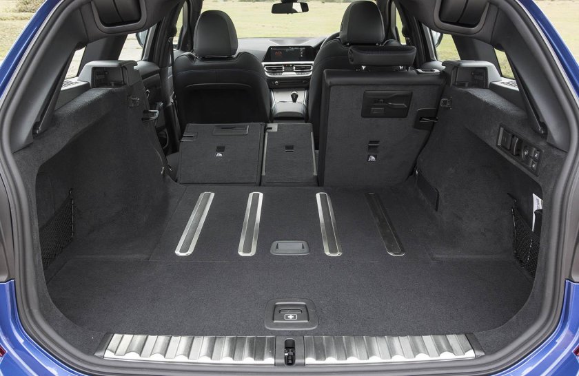 BMW 320d багажник