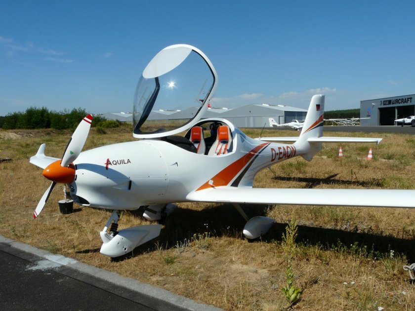 Aquila a210 самолет