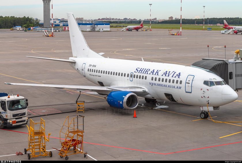 Боинг 737-500 Ширак авиа