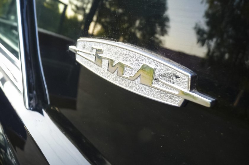 ЗИЛ 114 эмблема