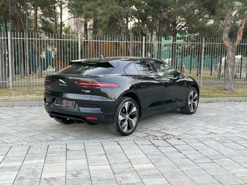 Ягуар ай пейс