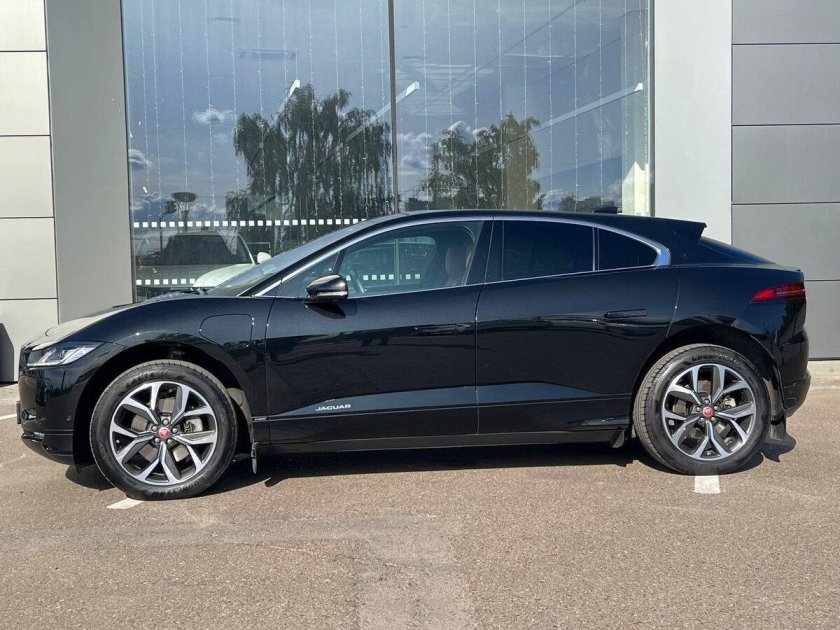 Ягуар i pace ev400