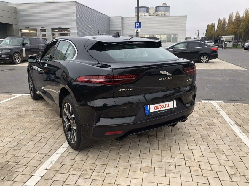 Ягуар i pace ev400