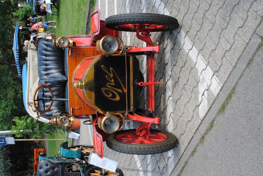 Старинные автомобили