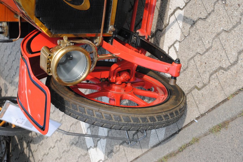 Первые автомобили