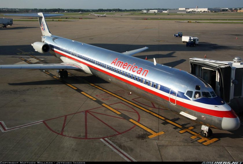 Макдоннелл Дуглас МД 80