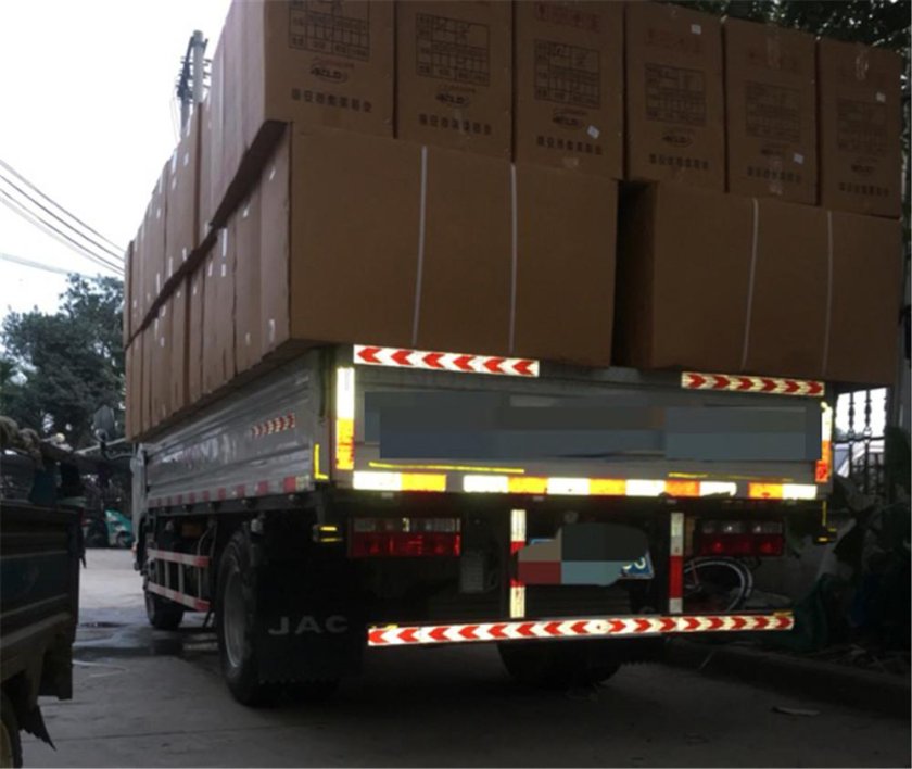 Светоотражающая лента для грузовиков