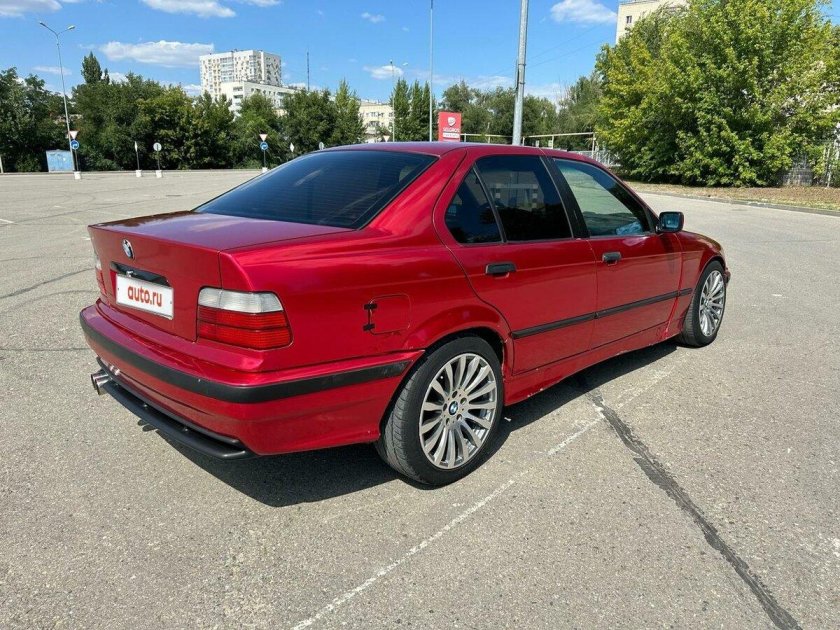 Бмв е 36 седан