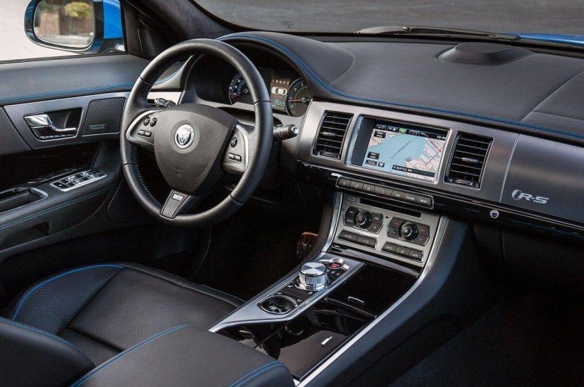 Ягуар XF 2014 салон