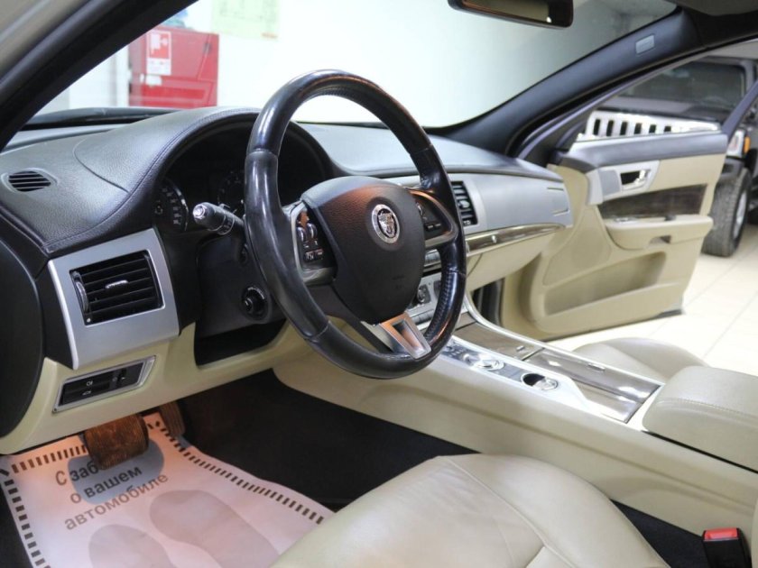 Jaguar xf i