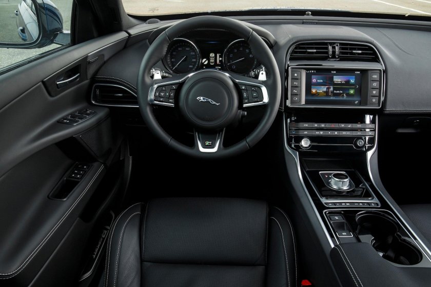 Jaguar xe 2016 салон