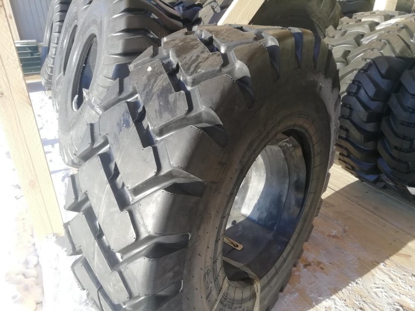 17.5-25 Neumaster w-2 e-3/l-3 177a2 16pr TL рваная волна