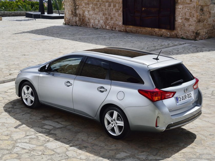 2013 Toyota Auris Touring