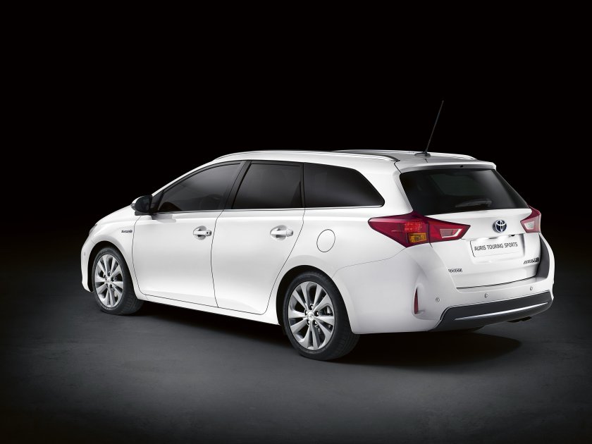 Toyota Auris универсал