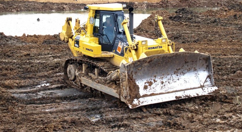 Земляные работы бульдозером