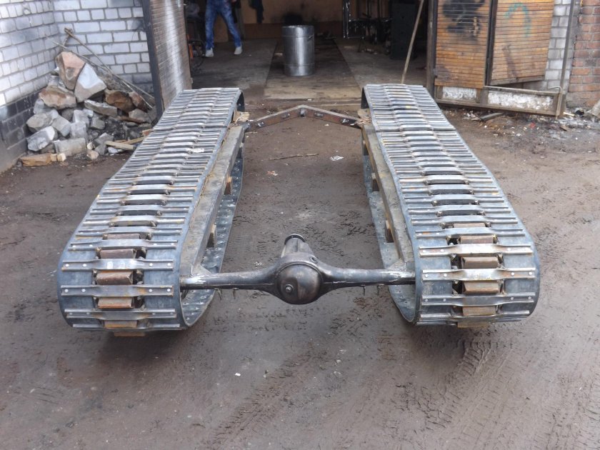 Гусеничный вездеход ВАЕР 1800