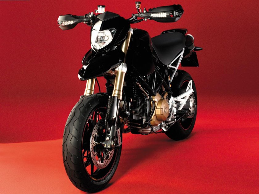 Дукати Hypermotard 1100