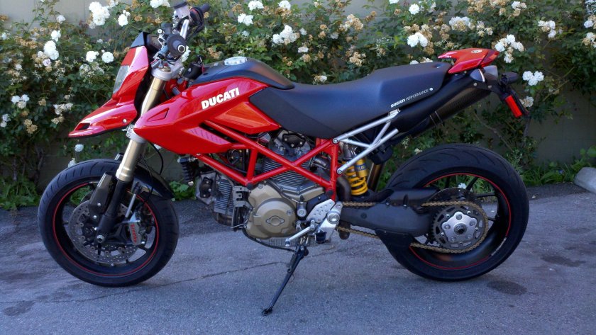 Ducati Hypermotard 1100s