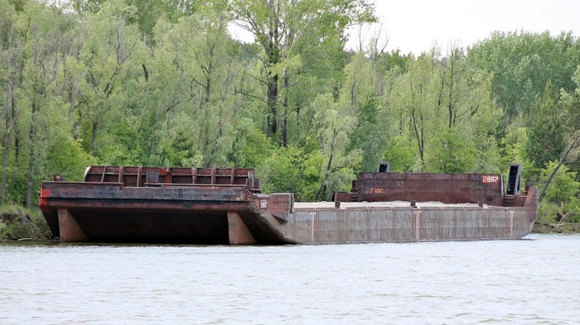 Баржа проекта р-56