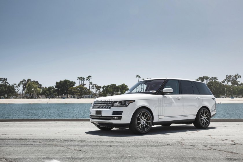 Range Rover Vogue 2021 белый