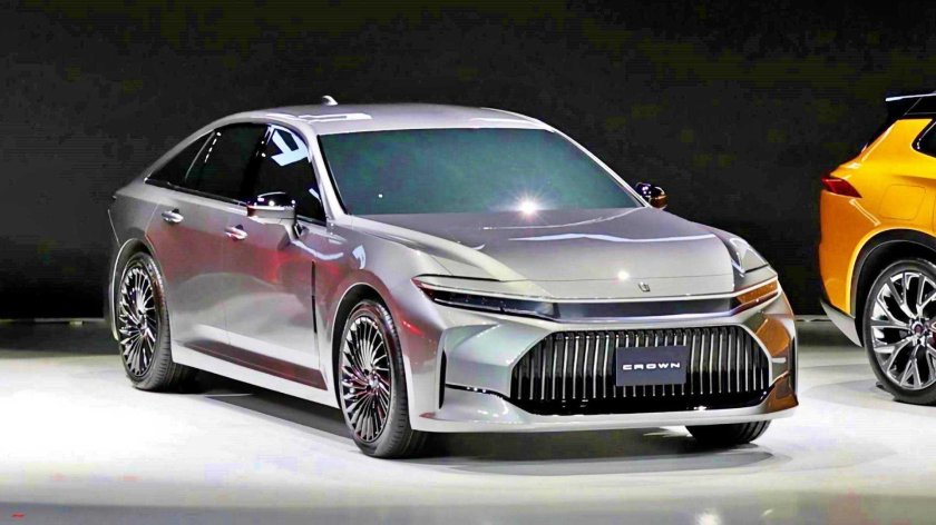 Новый Тойота Краун 2023