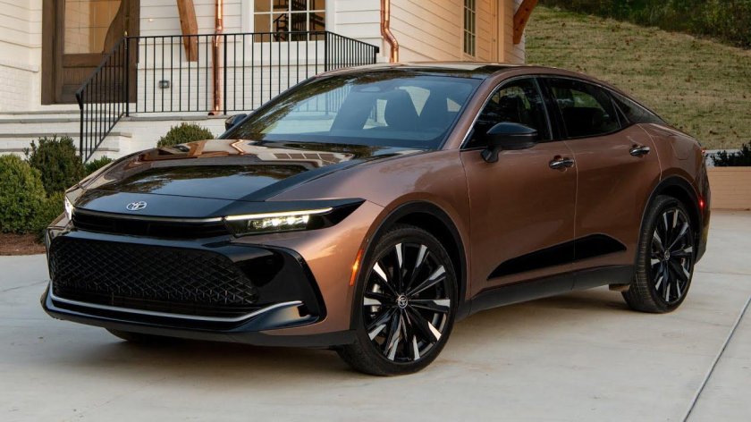 2023 Toyota Crown Platinum