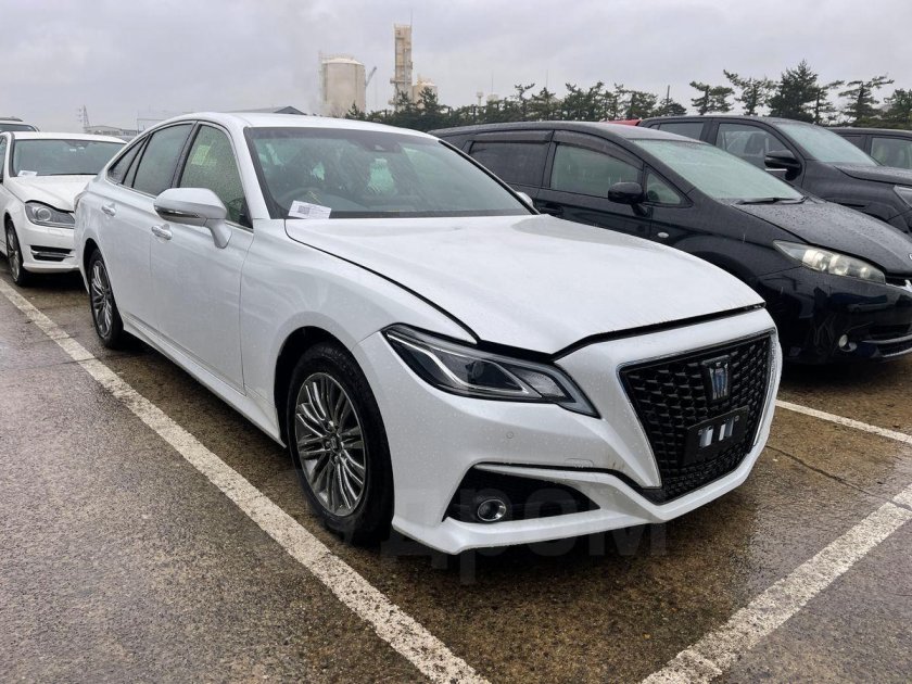 Тойота Кроун 2022