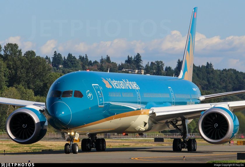 Самолет боинг 787