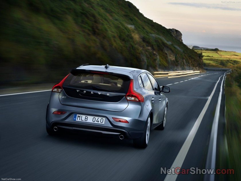 Volvo v40