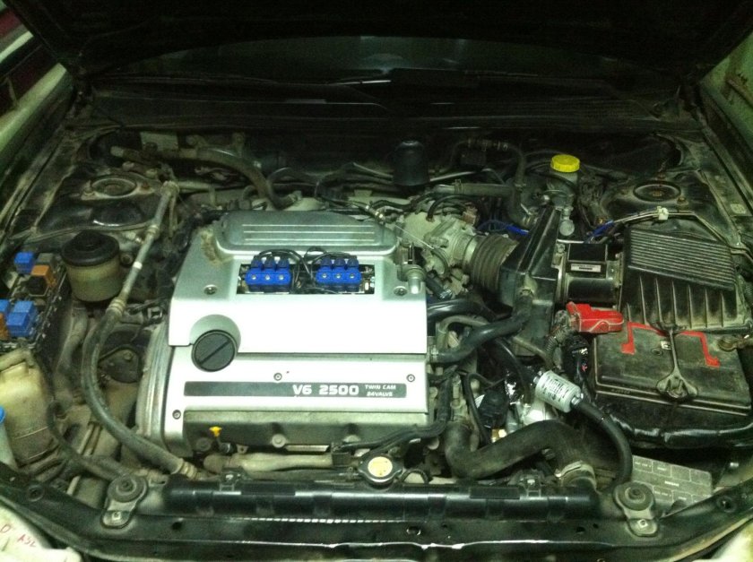 Подкапотка Ниссан Максима а33