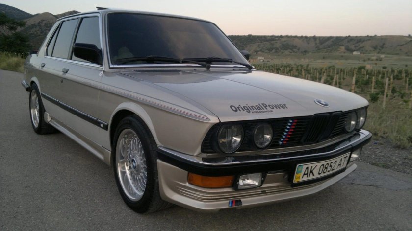 BMW e28 520