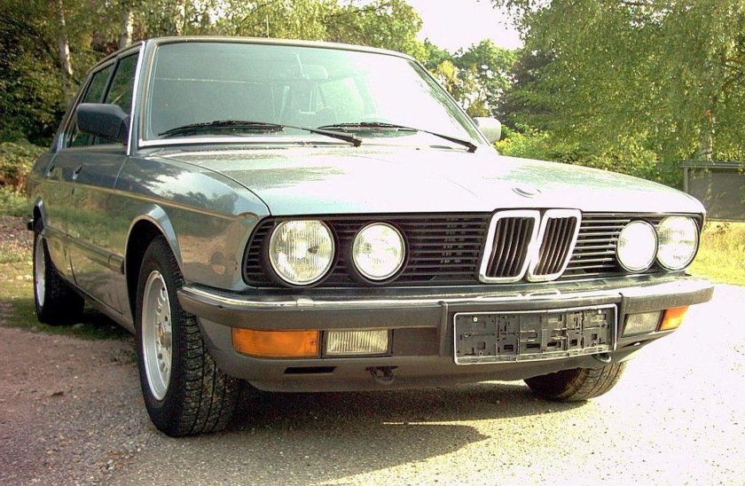 BMW 525 e28