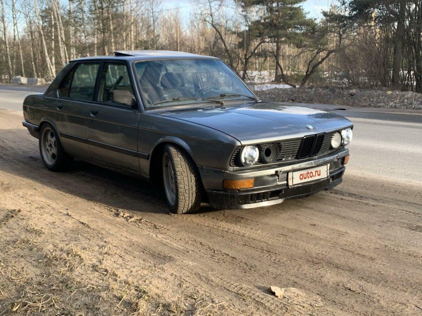 BMW 5 e28 акула