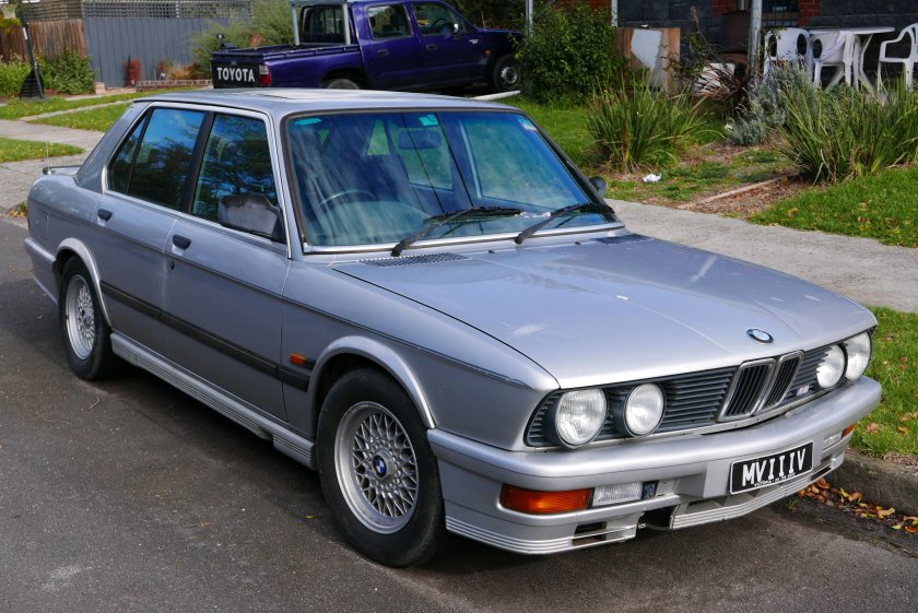 БМВ е28 535i