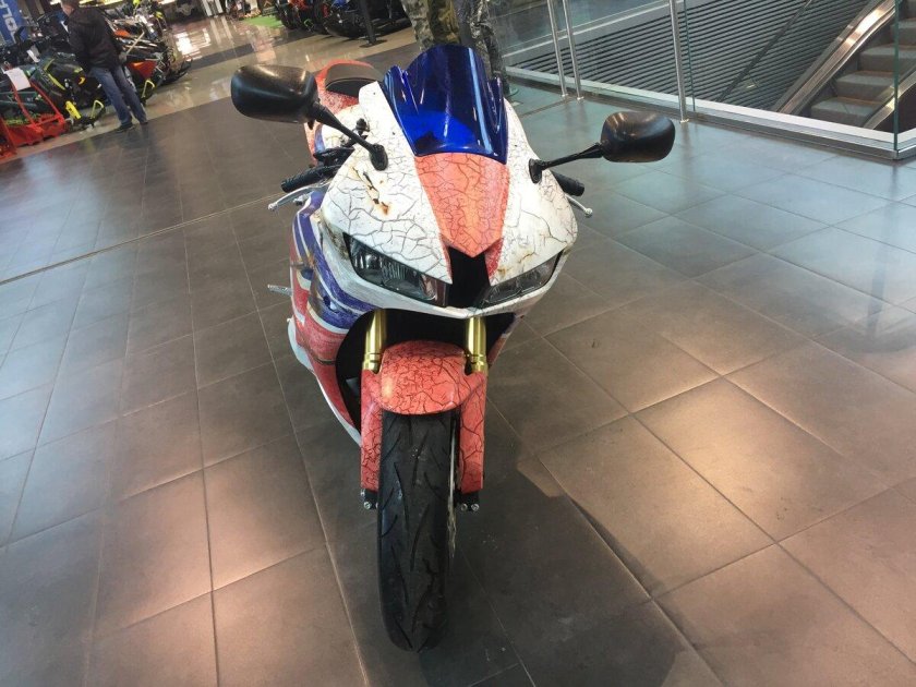 Оклейка мотоцикла пленкой