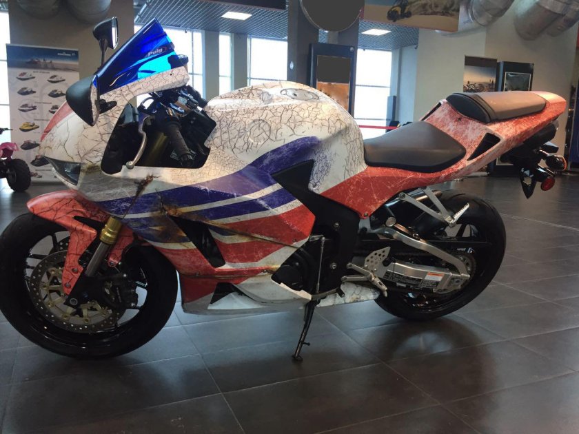 Оклейка мотоцикла пленкой