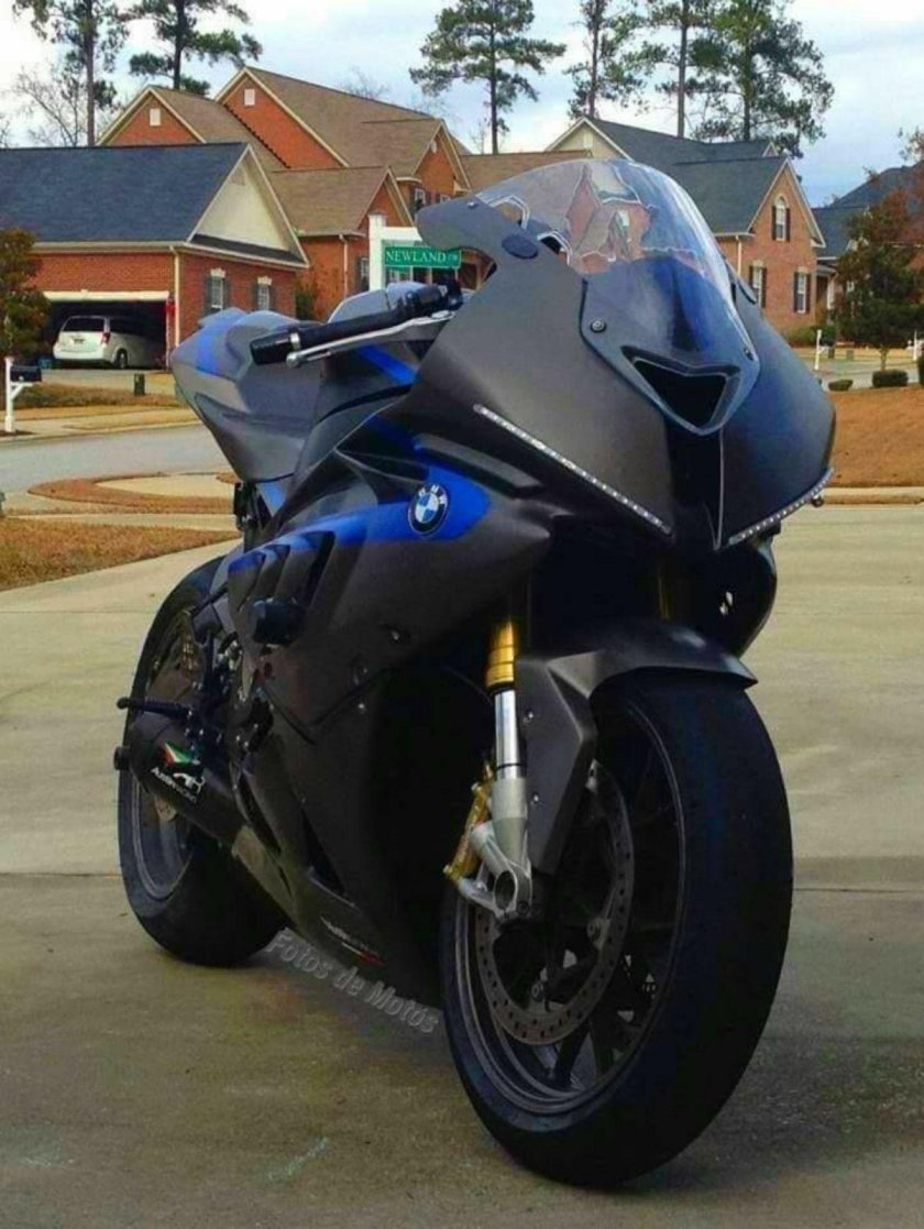 Спортбайк Ямаха р1