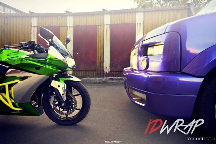 Мотоцикл в пленке хром