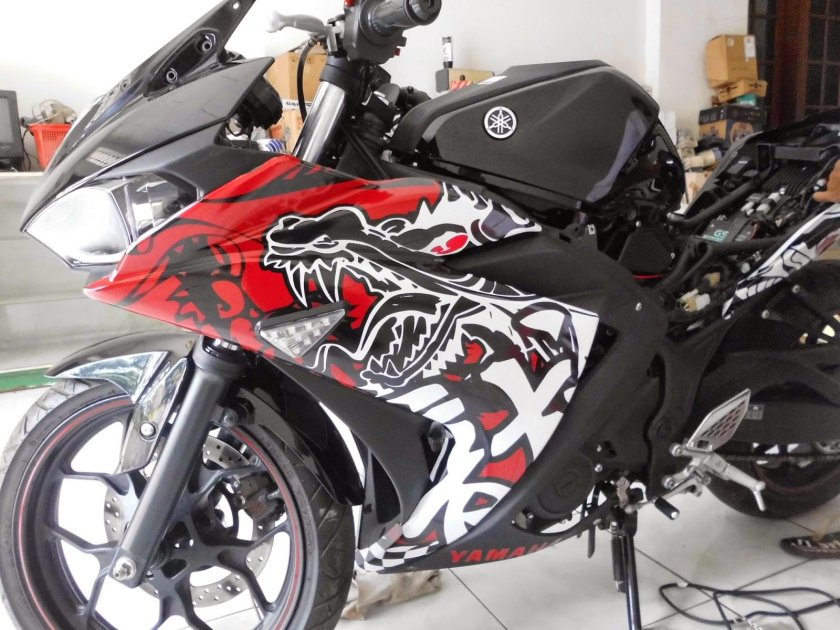 Yamaha r1 винил