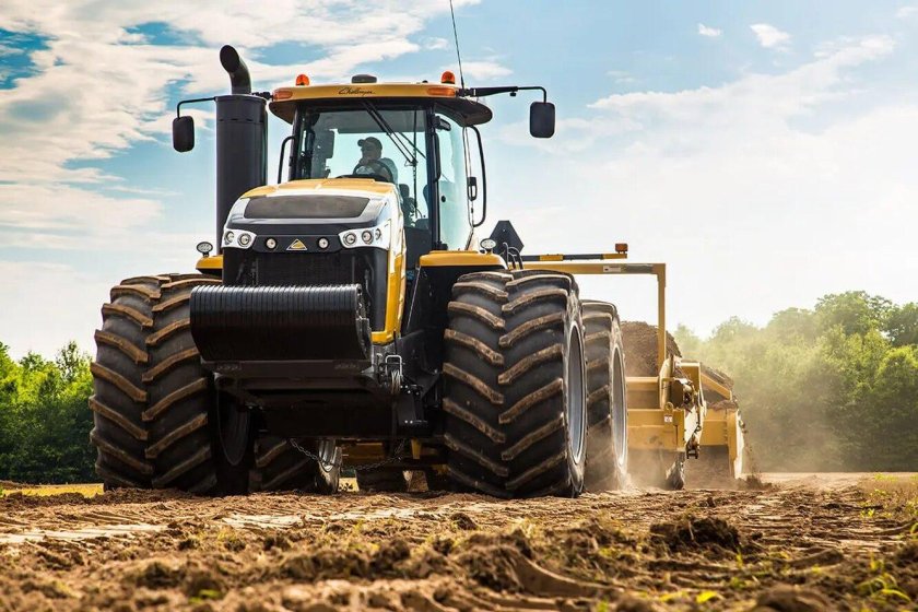 Трактор Challenger mt900