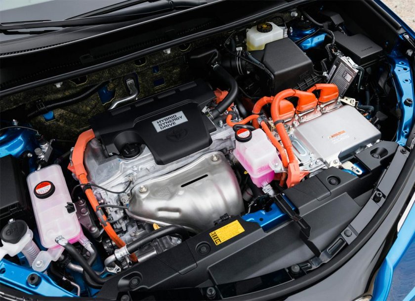 Подкапотка Тойота рав 4