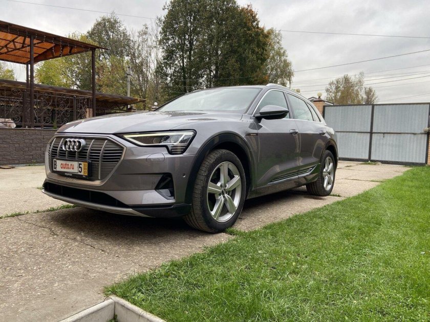 Ауди е трон