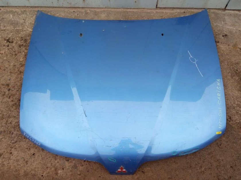 Капот на митсубиси каризма 2002 года