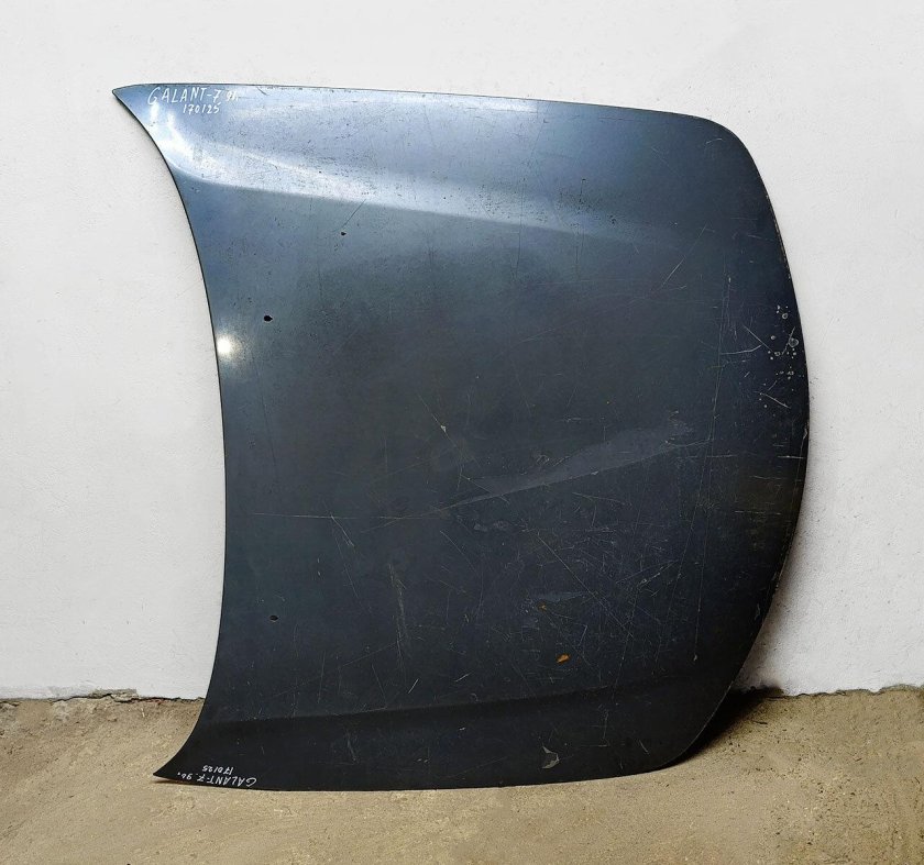 Капот автомобиля