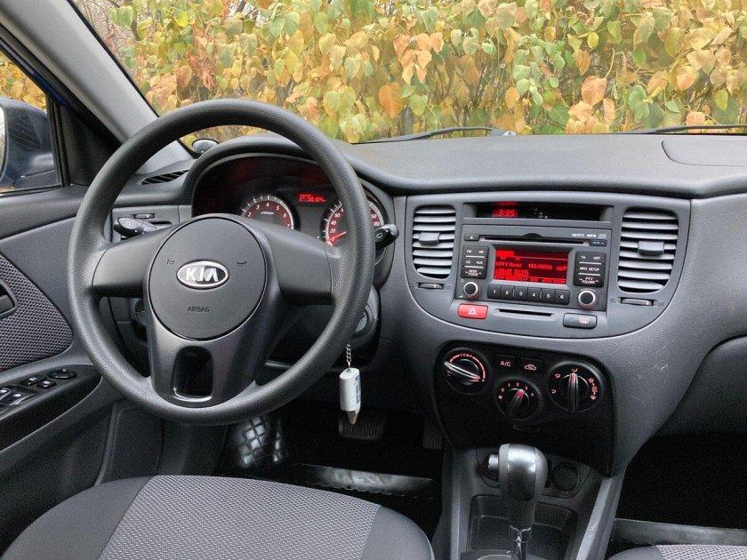 Kia Rio 2 салон