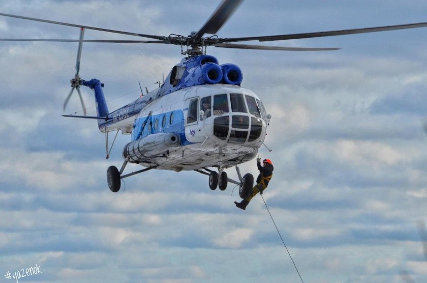 Ми-8 вертолёт