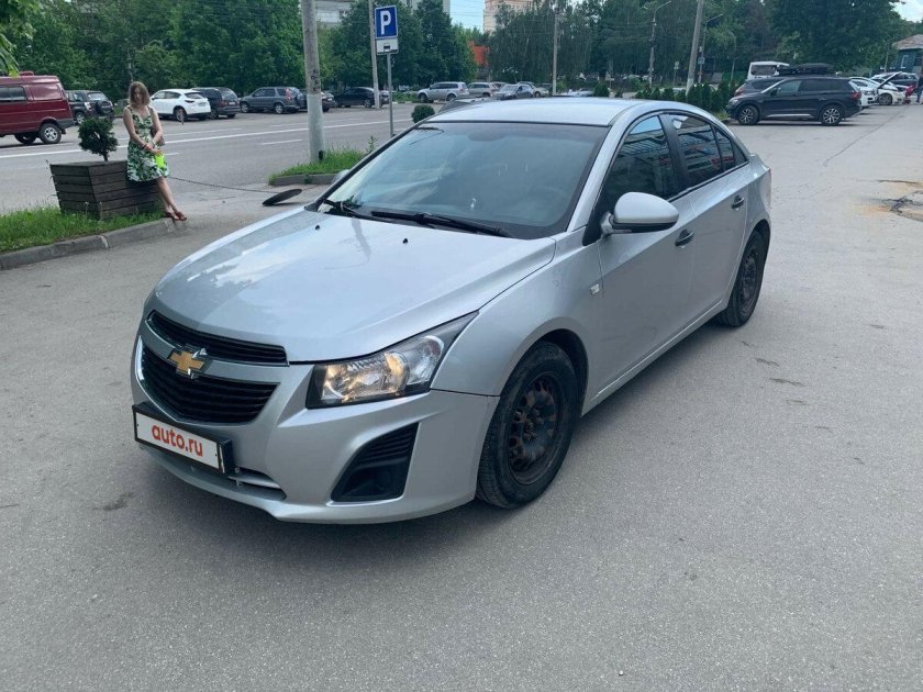 Шевроле Круз серебристый