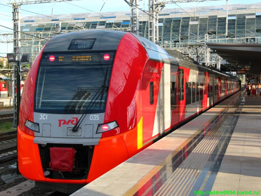 Скоростной поезд Ласточка